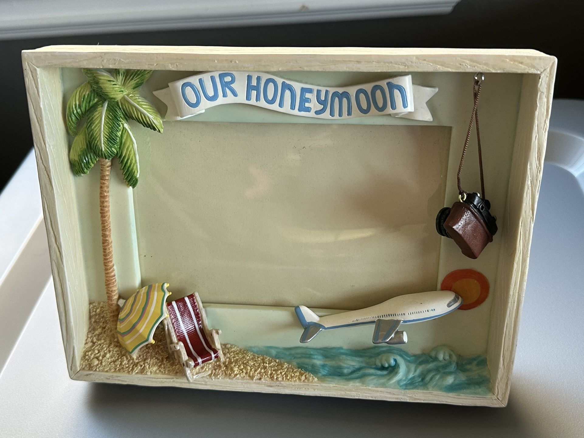 5x7 Honeymoon frame - new