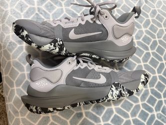 Nike Giannis Immortality 2 M-8