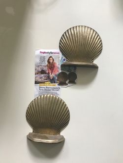 Seashell book ends