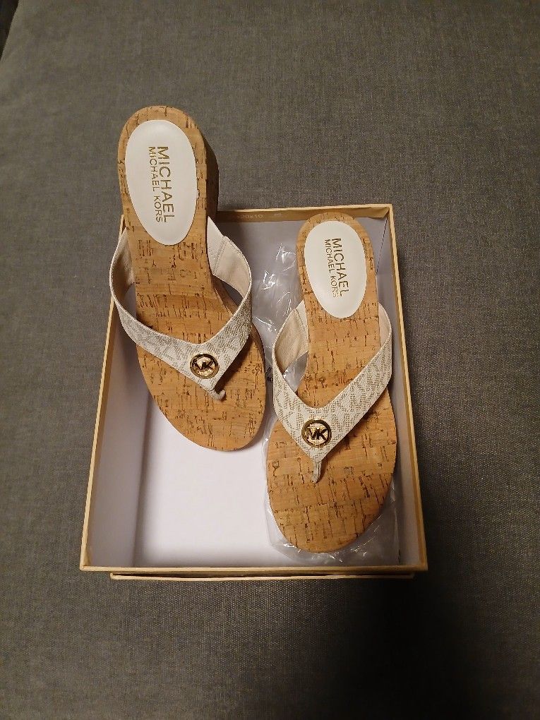 Michael Kors Vanilla Wedge Sandels 7 1/2 M