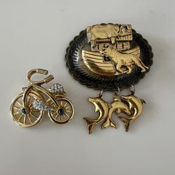 Vintage Gold Tone Bicycle And Noah’s Arc Brooches / Pins