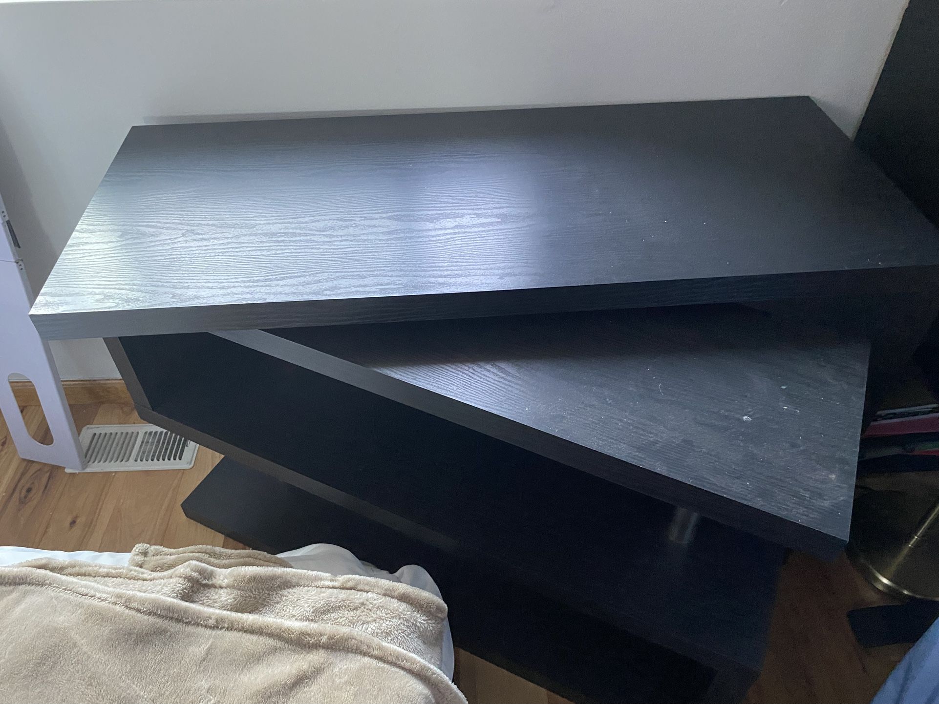 Counsel Table And Coffee Table Set