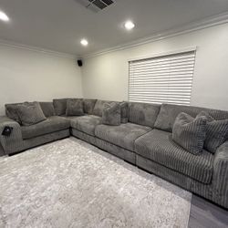 Brand New Modular Ashley’s Lindyn Fog Comfy Corduroy Sectional Set