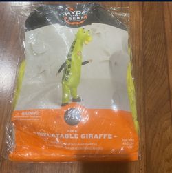 Inflatable Giraffe Ages 3+