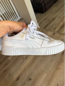 Women’s Pumas Size 9