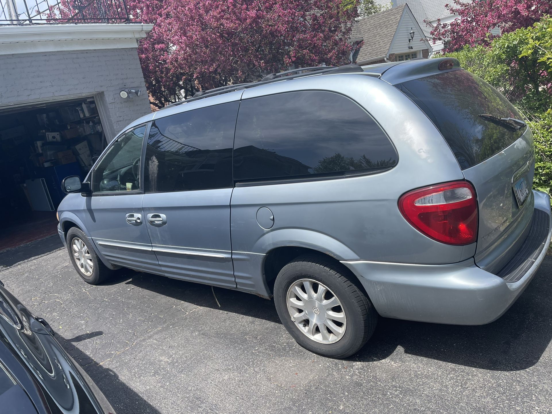 2003 Chrysler Town And Country for Sale in Lincolnwood, IL OfferUp