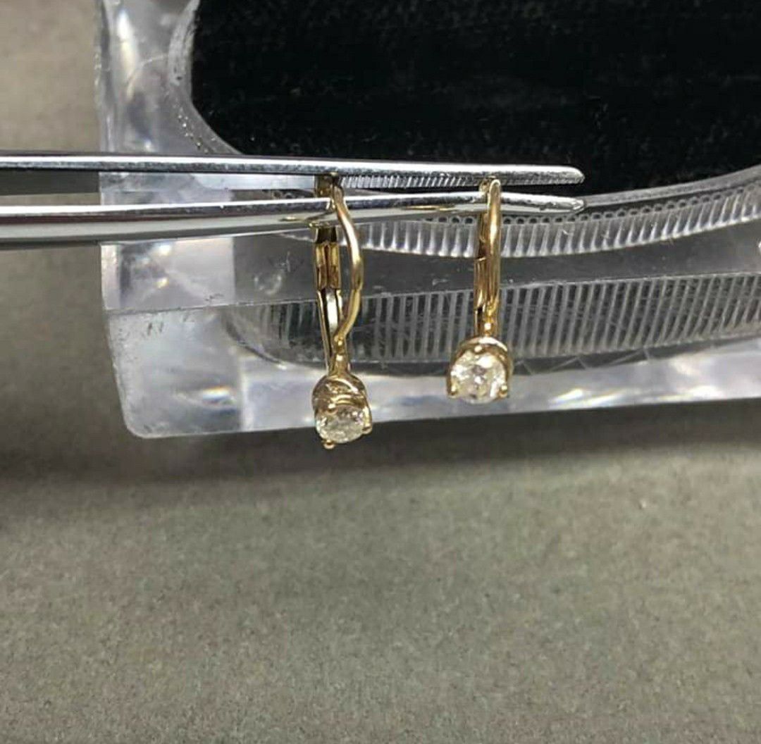 14k Solid Gold Diamond Earrings. 33 Carat