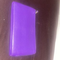 Coach wallet don’t ask me for lower the price