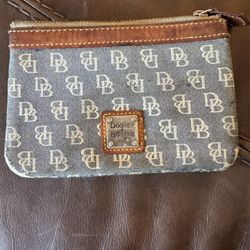 Dooney &Bourke