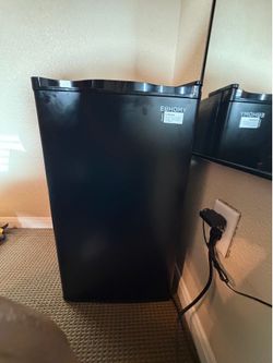 Mini fridge