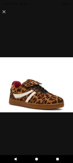 NWOT STEVE MADDEN ANIMAL PRINT SNEAKERS 8.5W
