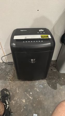 Amazon basic Shredder 12 Sheets CD/Cards
