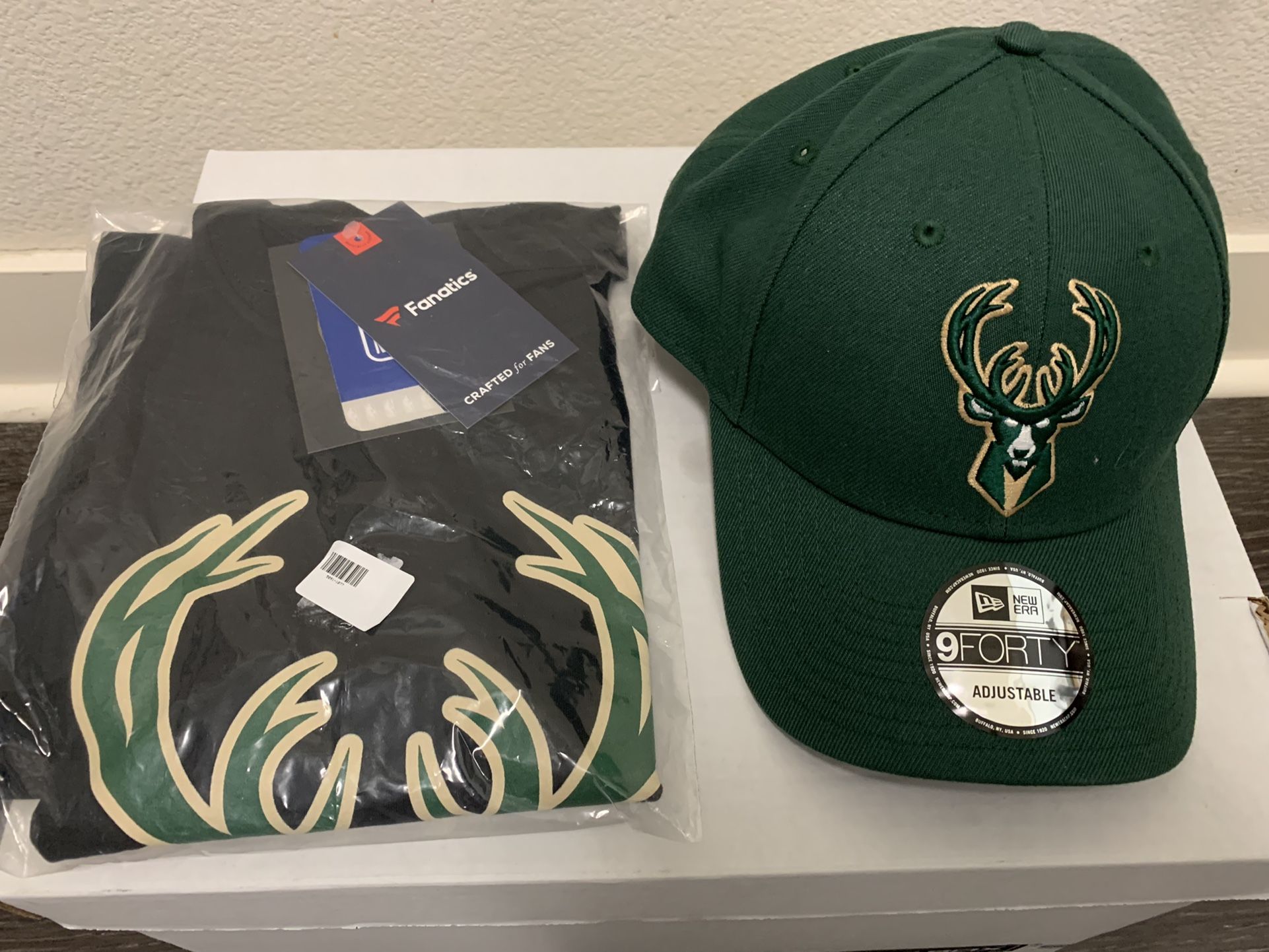 Milwaukee Bucks - T-Shirt & Cap - Set - (New)