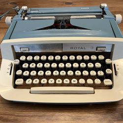 1973 Vintage Royal Typewriter And Case