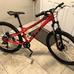Gt Mountain Red Gt Aggressor GT Aggressor Mountain Bike In