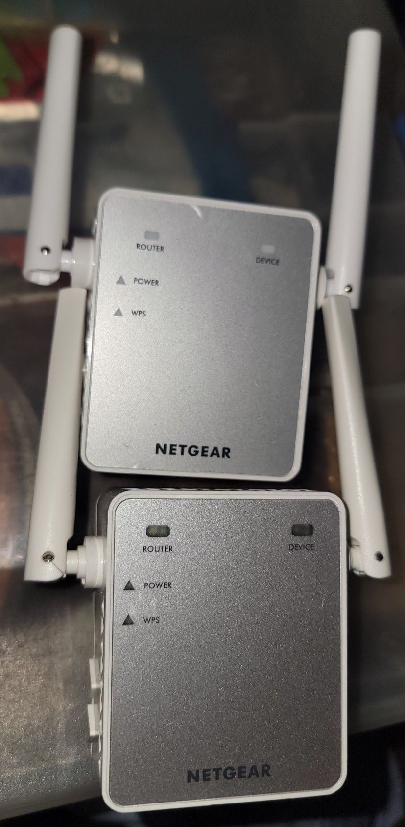 Netgear Wifi Range Extender N300 Ex2700 pair in bitterlake $45.00