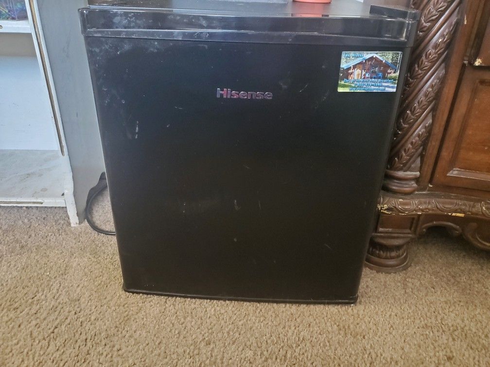 Hisense Mini Fridge