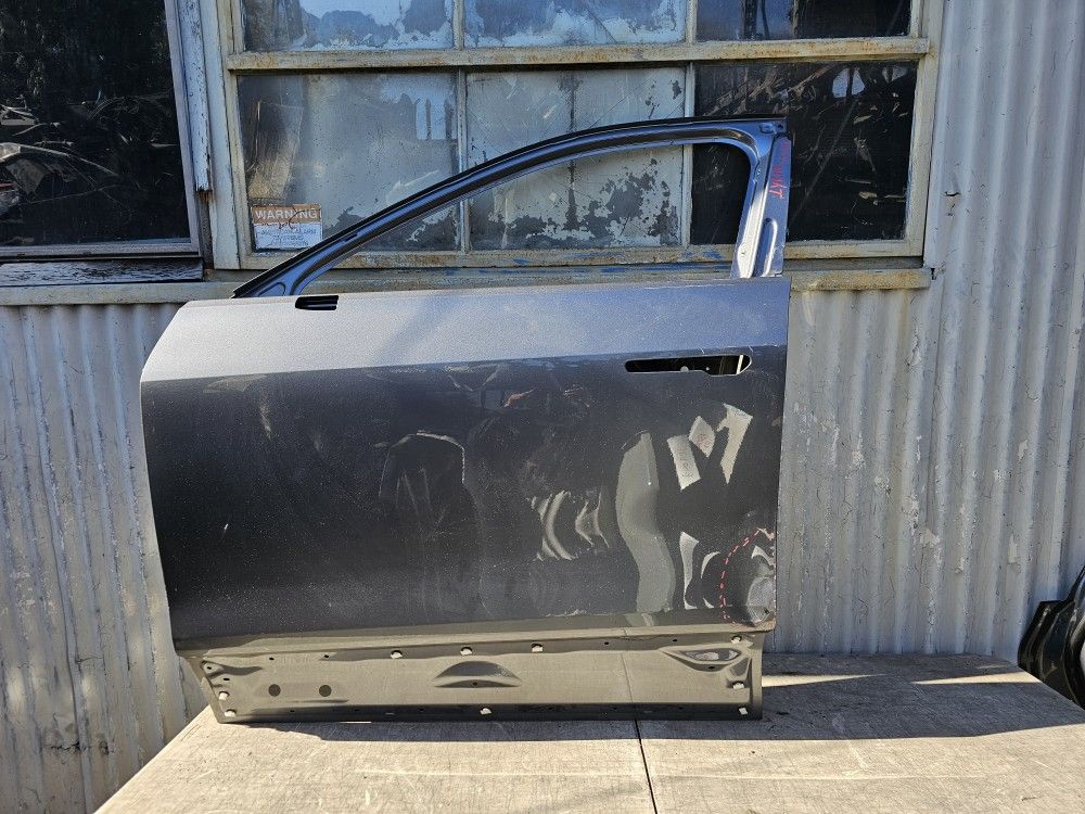 Cadillac Lyriq 2024 2025 Left Front Door