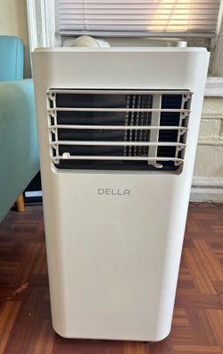 Like New! DELLA 8,000 BTU Portable Air Conditioner plus Heater and Humidifier.