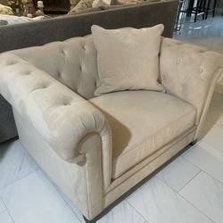 Oversized Tufted Soft Longe Chair