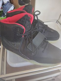 Yeezy Nike Solar Red