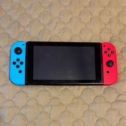 Nintendo Switch - Mario Kart 8 Deluxe & Super Smash Bros