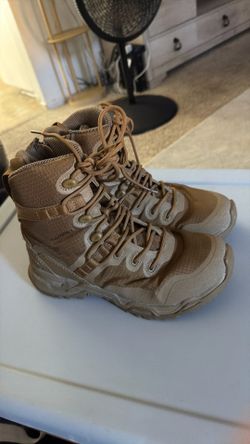 Tactical boots size 5
