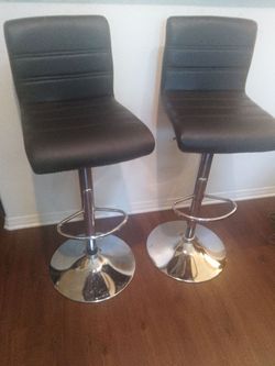 Bar or kitchen counter stools