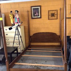 Queen Size 4 Post BedFrame, Slats and Headboard by Henredon For Sale