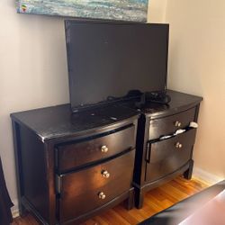 Bedroom Chest Used; Television & Stand; Living Room Glass Case 