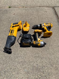 DEWALT 18v tool set