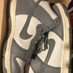 grey high top dunks 