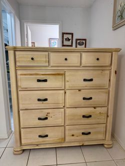 Vintage Stanley Furniture 3-Pc Bedroom Set – Dresser, Headboard & Nightstands