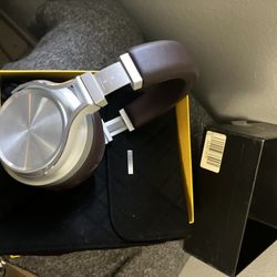 Bluetooth Pro Gaming Corsair Headset With Removable Mic