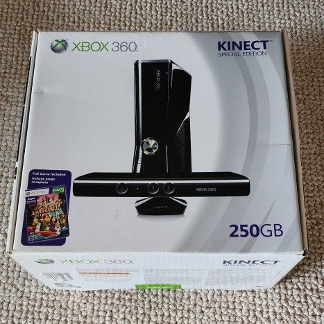 XBOX 360 Game Console Kinect Special Edition with extra controllers