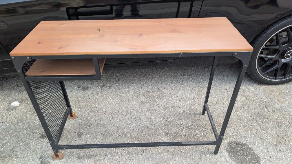 Ikea Laptop Table/Desk