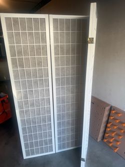 Foldable wall curtain