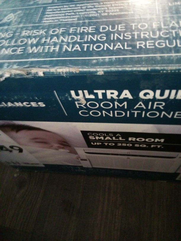 Ac Brand New With Remote