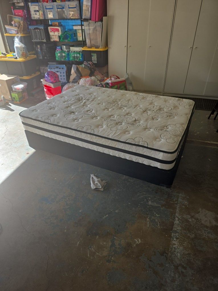 Full Size Mattress And Box Spring