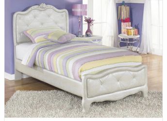 Silver Tufted Upholstered Full Bed Frame