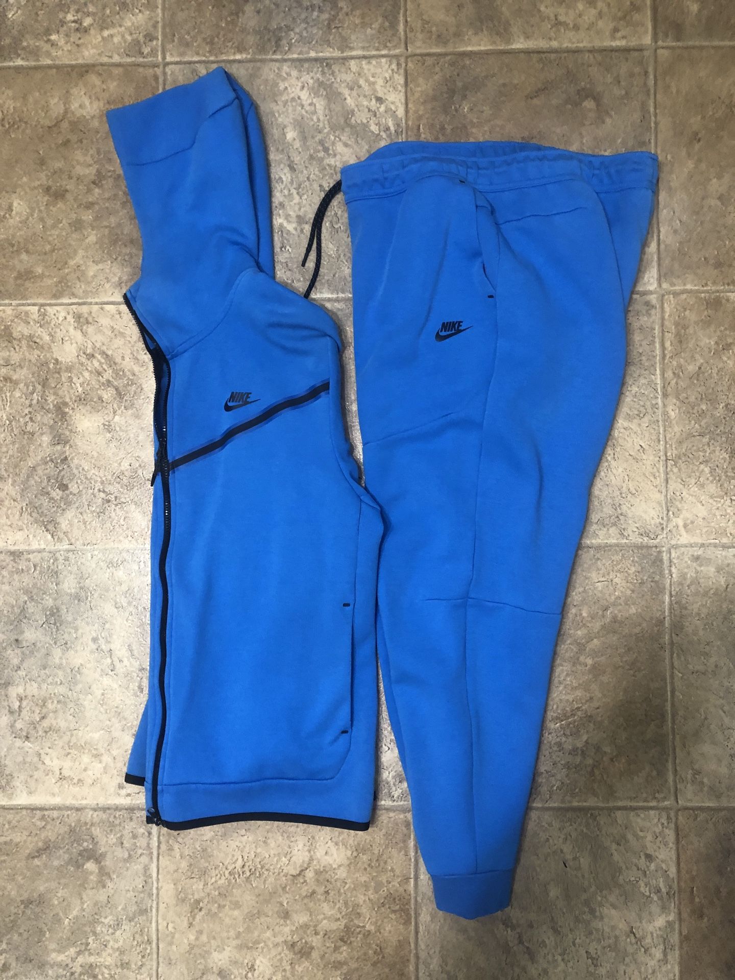 Men’s Nike Tech