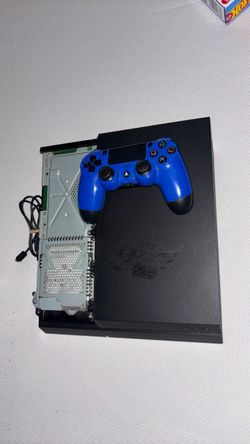 PLAY STATION 4 (PS4)