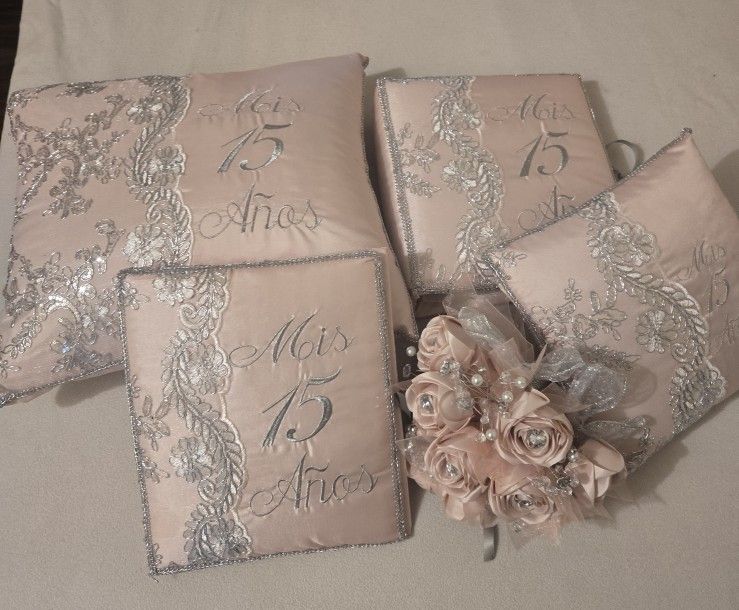 Cojin, Ramo, Libro De Firmas, Album, Y Cojin Para Corona Para XV Años