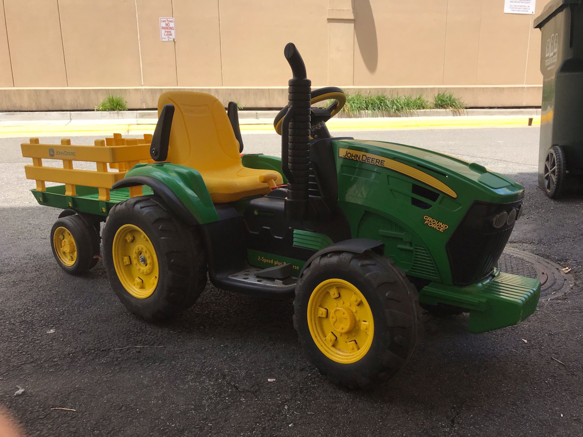 John Deere Ground Force Tractor with Brand New Battery