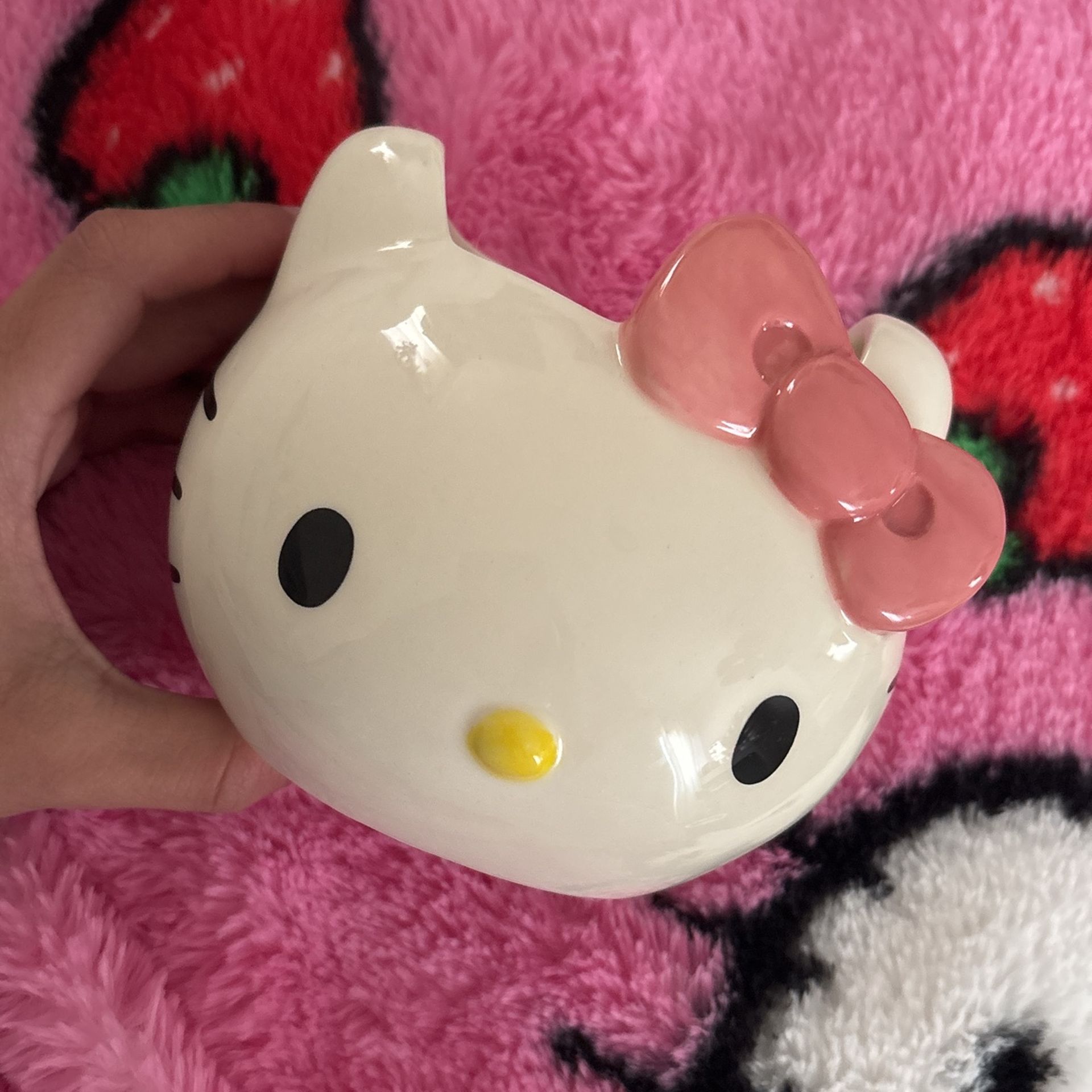 Hello Kitty Candle