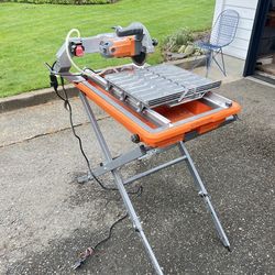 Wet tile saw and table