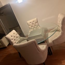 Macy’s Dining Room Set With Mirror