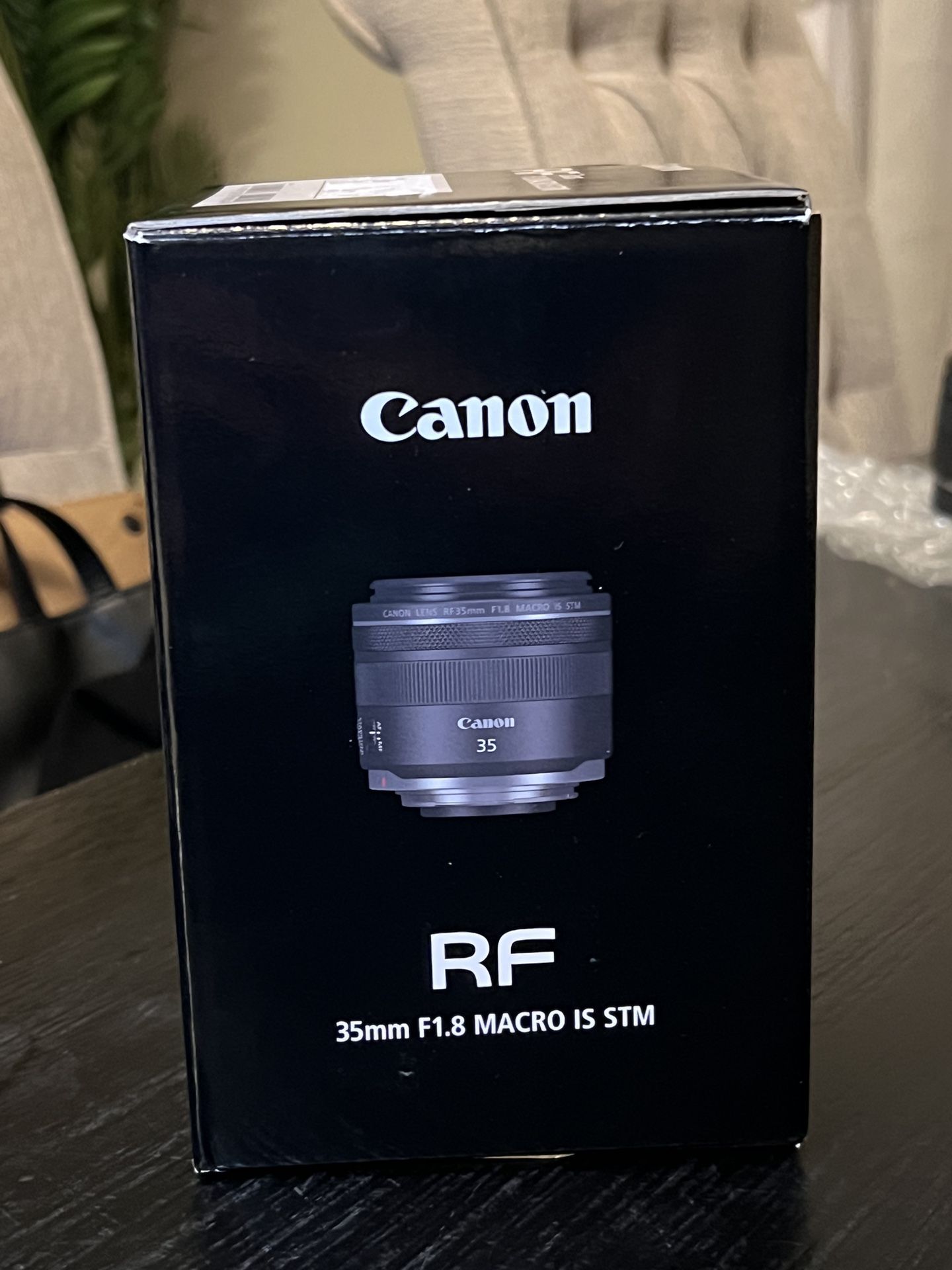 Canon 35mm F1.8 MARCO IS STM