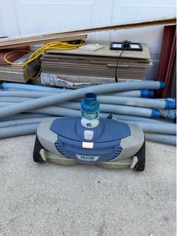 Pool vacuum