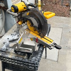Dewalt 10” Chopsaw 